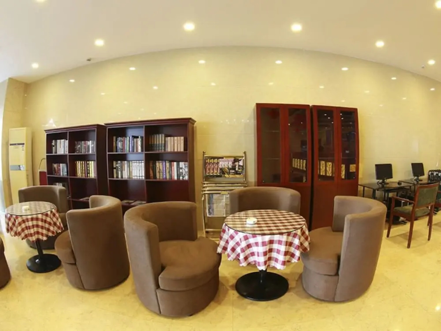 GreenTree Inn Huaian North Chengde Road Sakura Park Phoenix Palace Hot