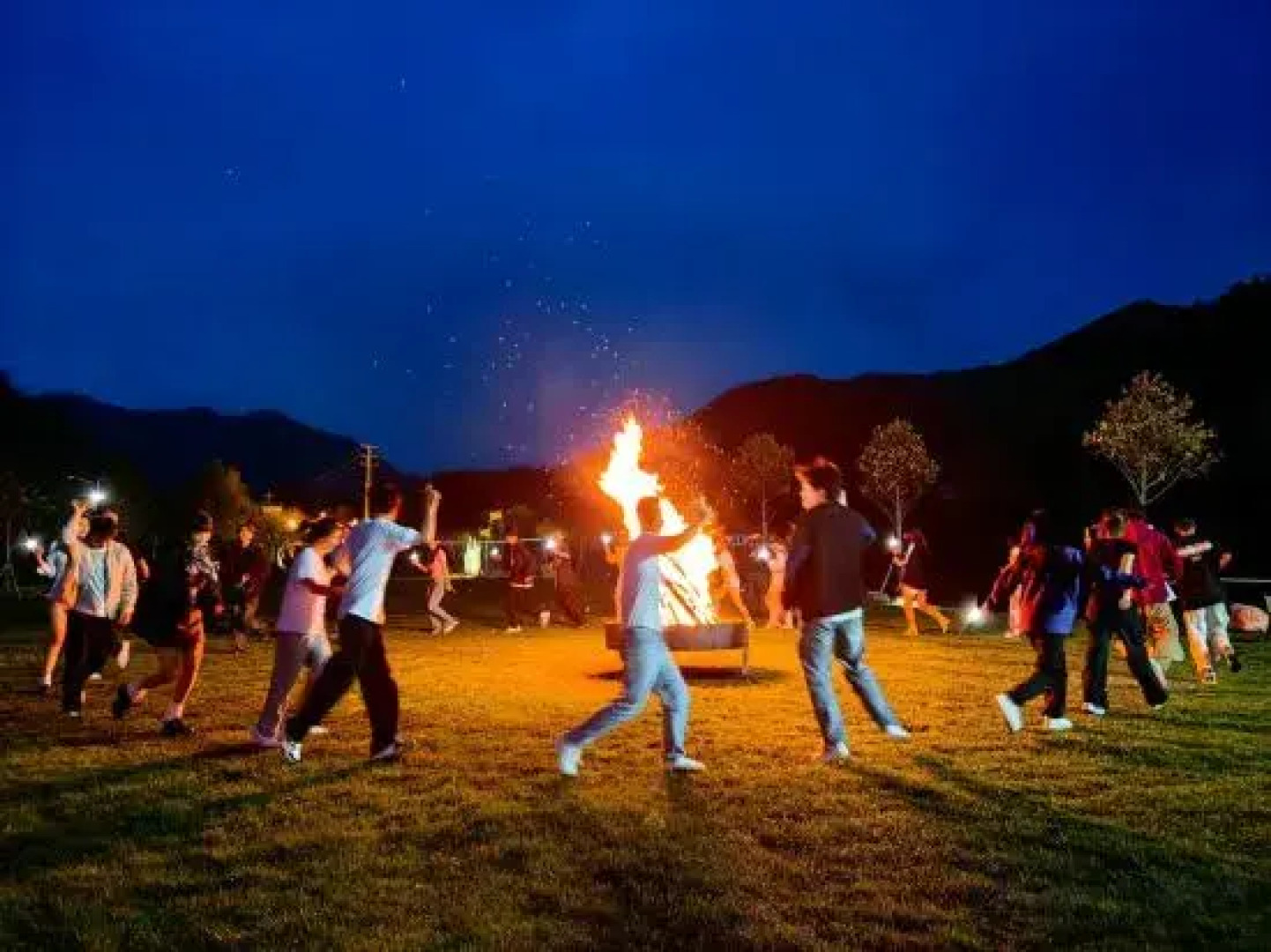 Selenium-themed Inn In West Huangshan City