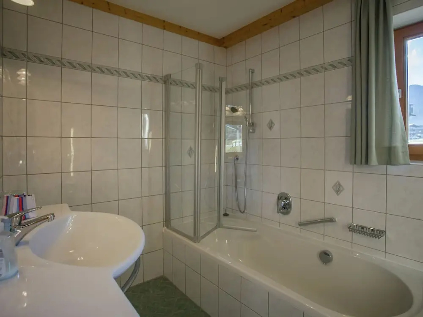 Refreshing Holiday Home With Balcony, Ski Storage, Garden