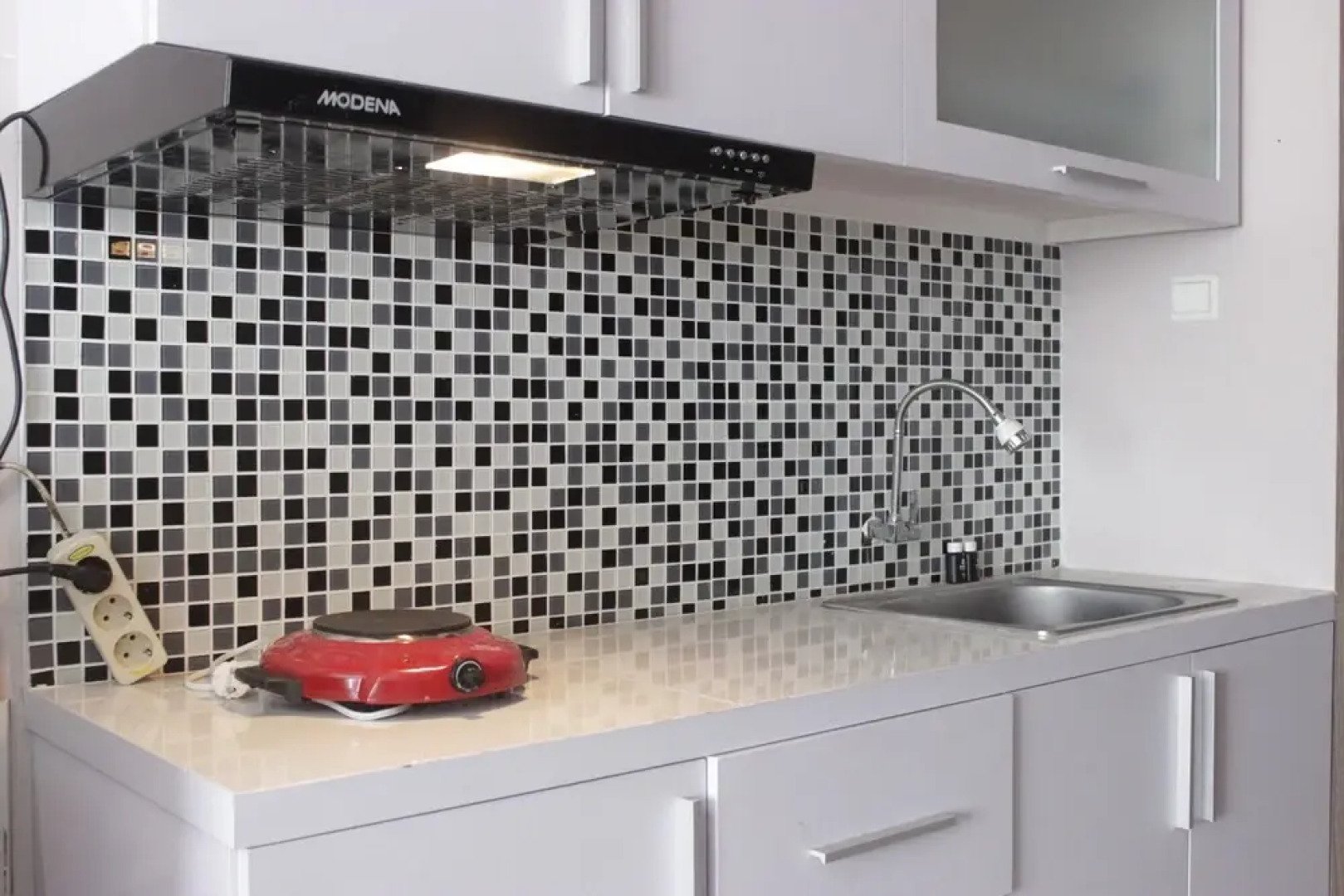 Relaxing Studio Apartment Easton Park Residence Jatinangor with Mountain View