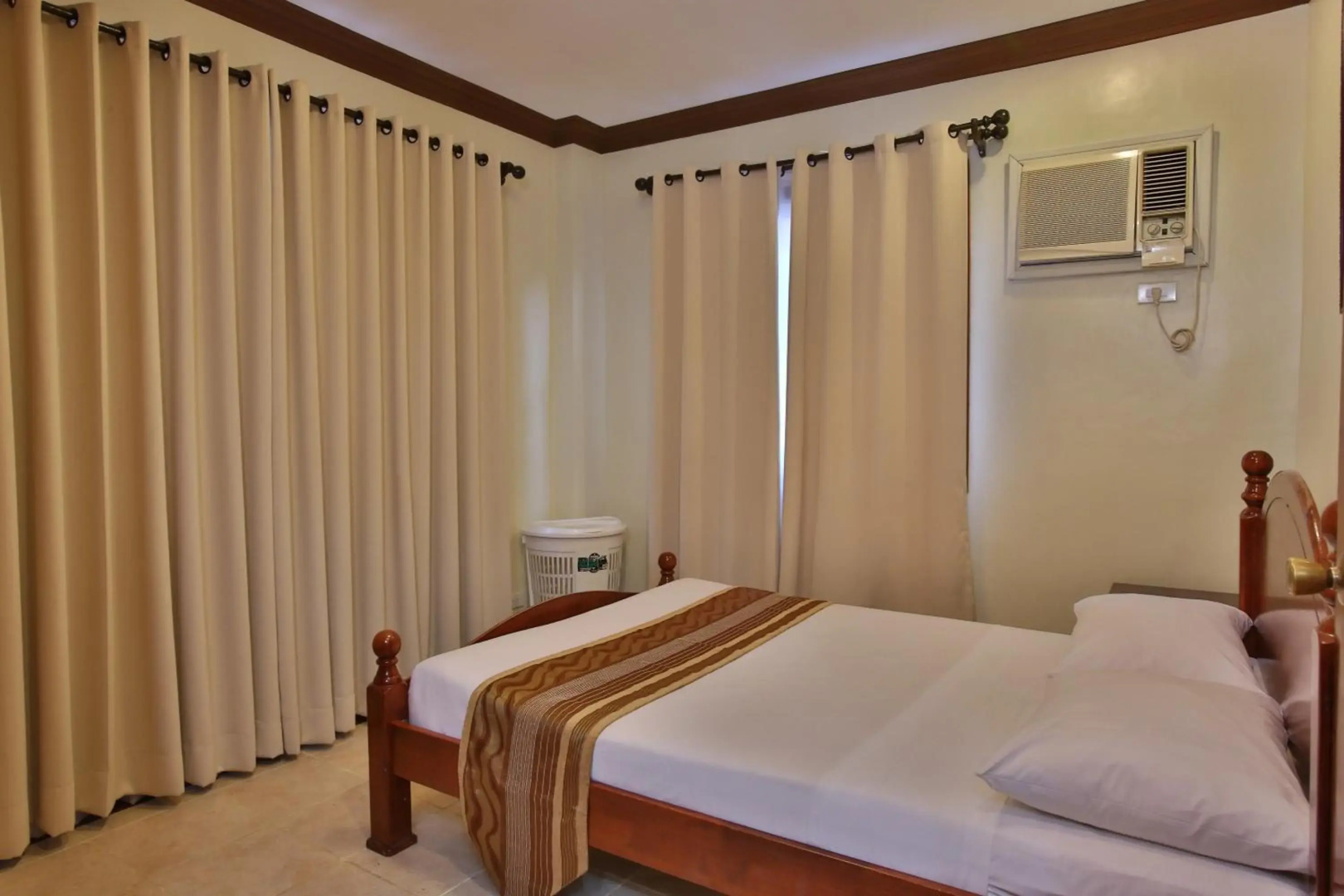 Crown Regency Suites & Residences - Mactan