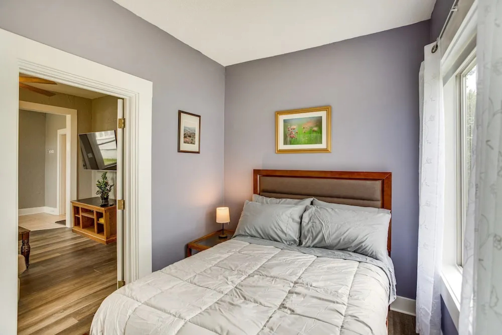 Lakefront Mound Getaway: Near Snowmobiling Trails!