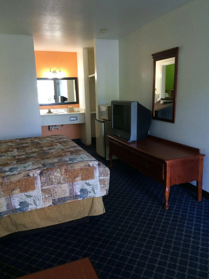 Royal Inn - Richmond Hill