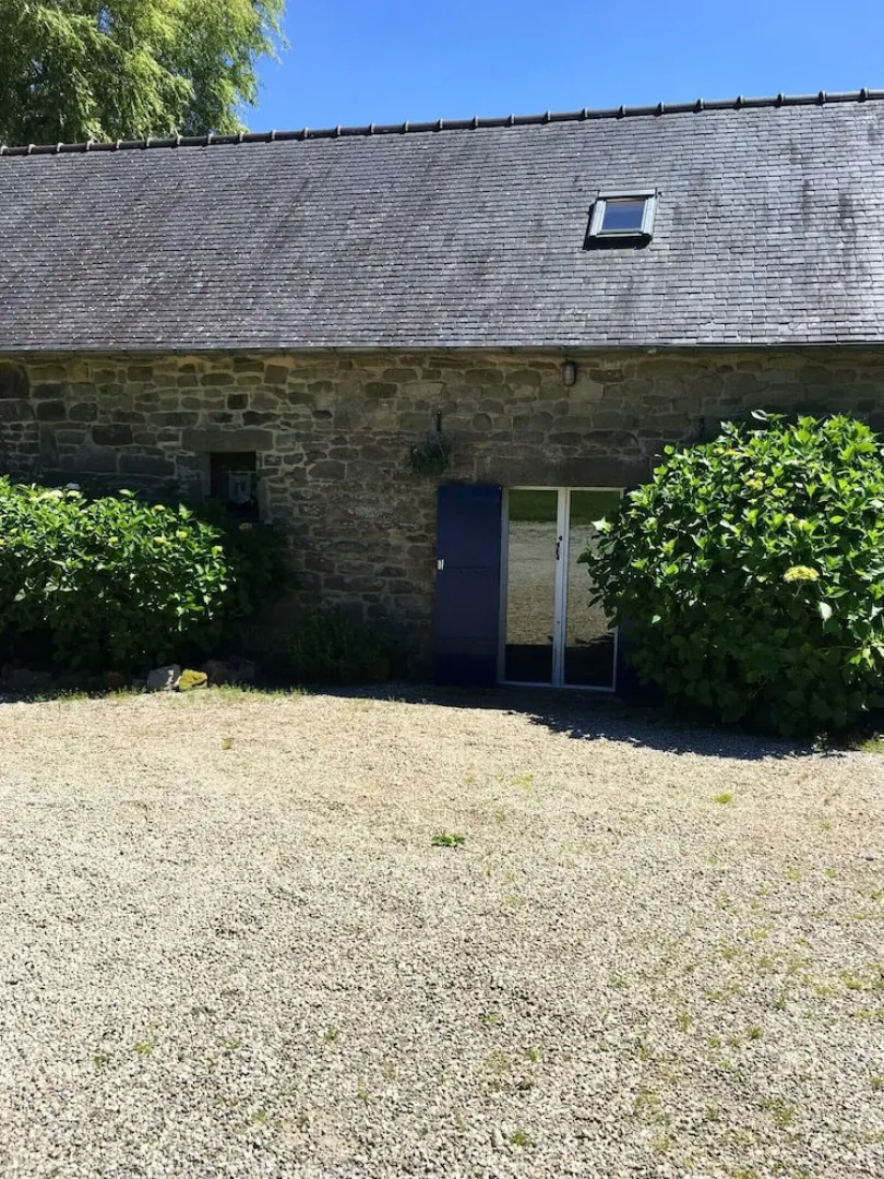 House With one Bedroom in Plounérin, With Pool Access, Furnished Garde