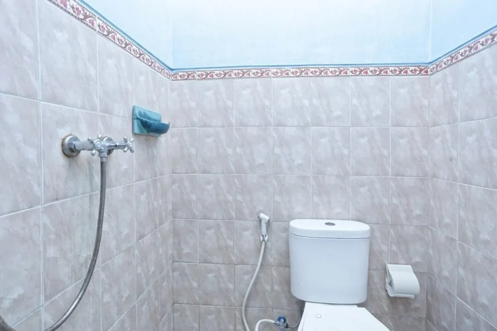 RedDoorz @ Raya Kerobokan 2