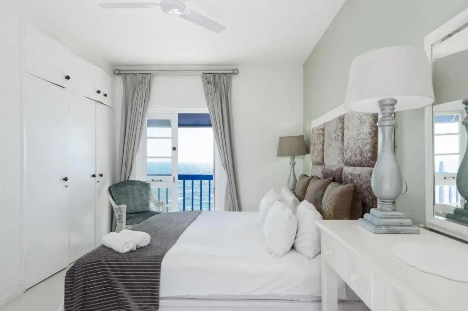 Santorini Akrotiri 28 (Family Only)