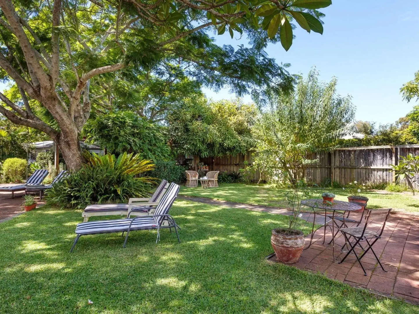 Witts Oasis Two traditional Tea Gardens cottages