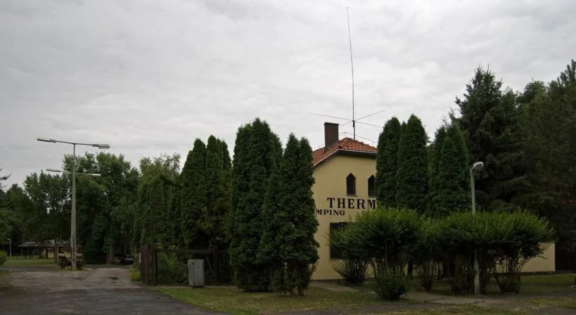 Thermal Kemping es Motel