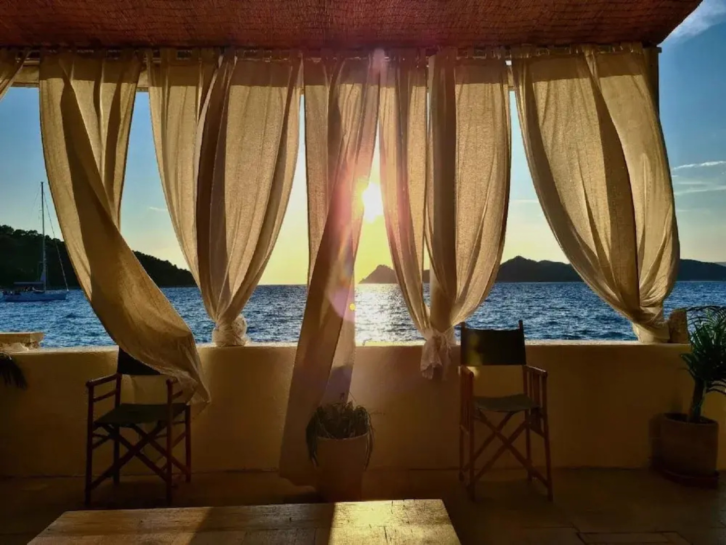 Villa Lola - Four Bedroom Villa With Sea View