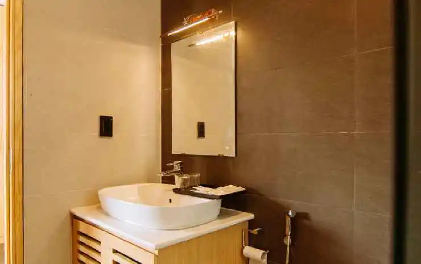 Duong Sat Quang Binh Hotel