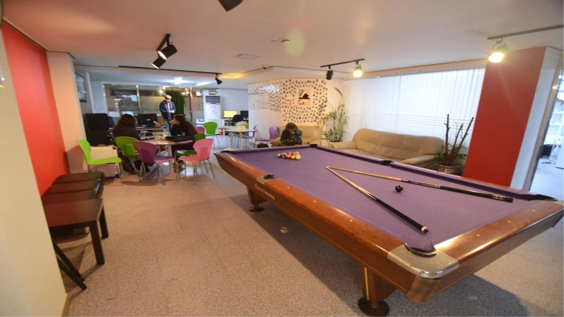 Kimchee Downtown Guesthouse - Hostel