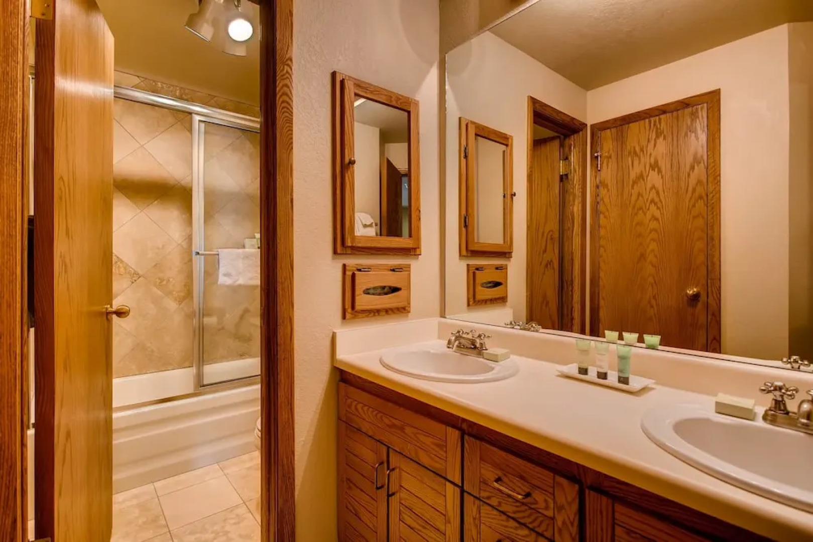 Updated 2 Br With View Of Lifts 2 Bedroom Condo - No Cleaning Fee! by RedAwning