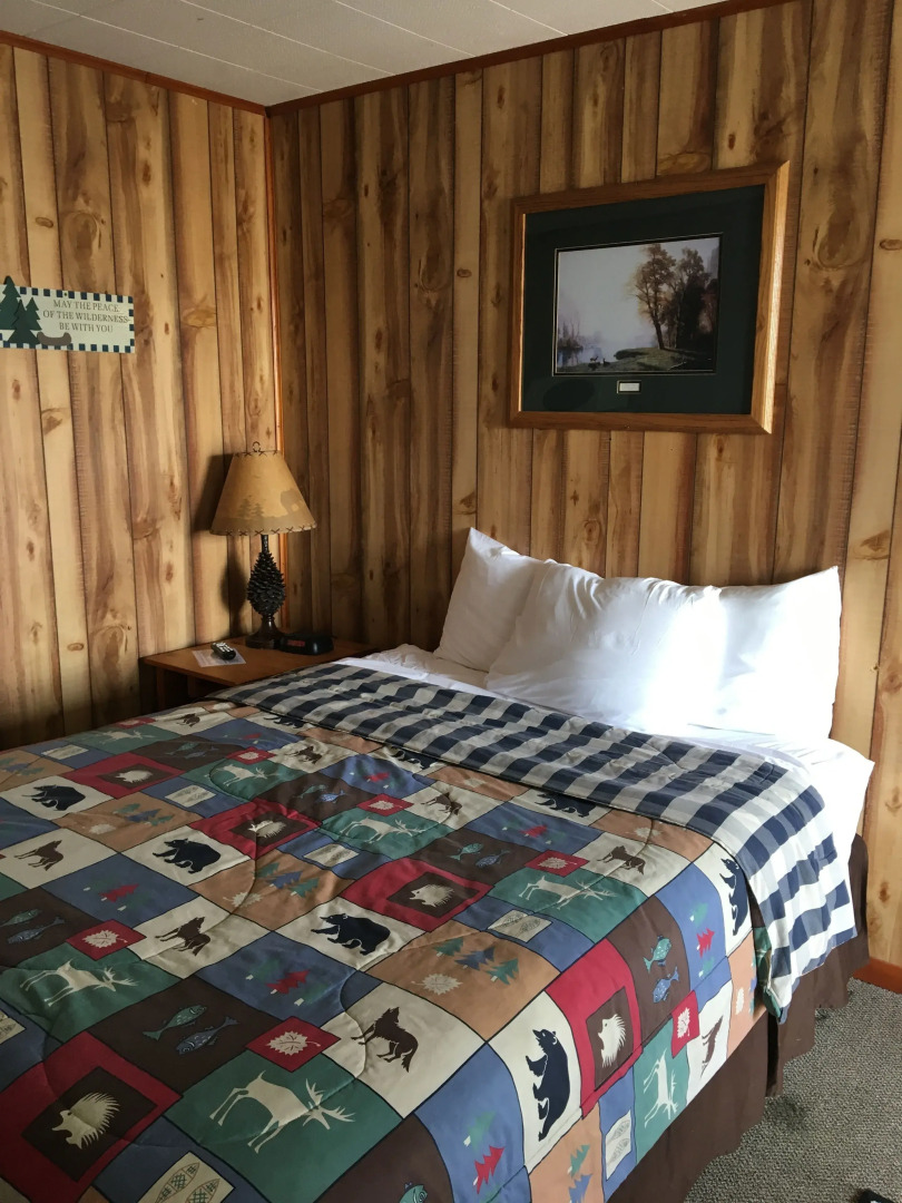 Superior Motel & Suites