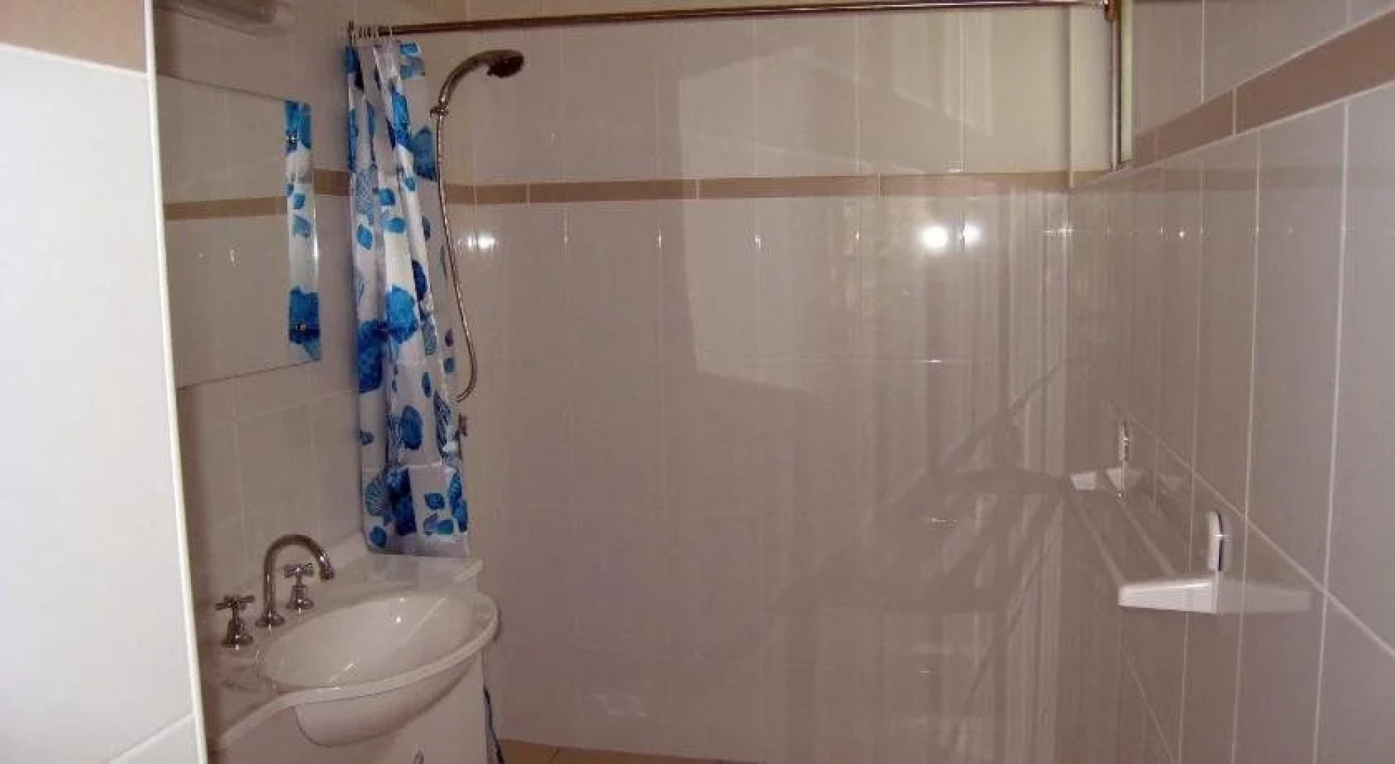 Coral Motel & Apartments