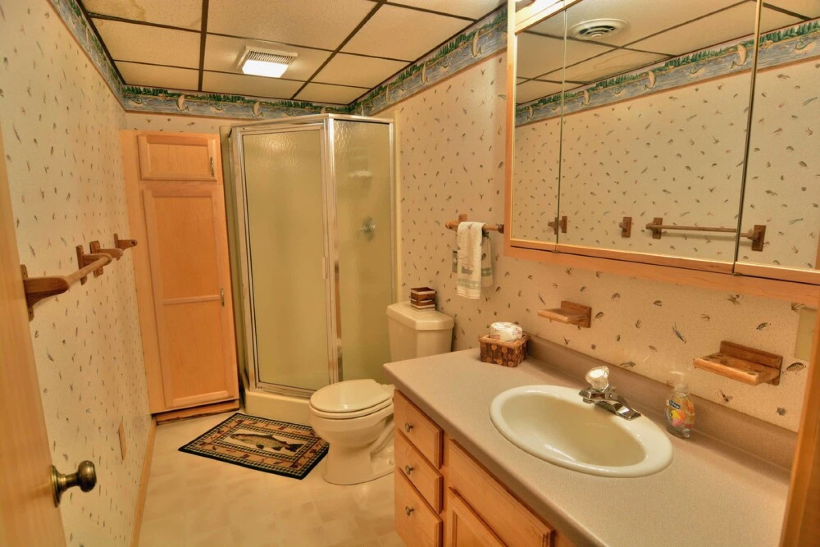 Spacious Cascade Chalet with Cozy Fireplace by RedAwning