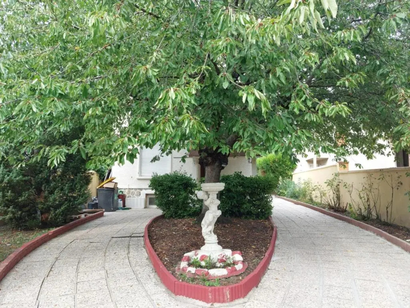 Happy Land Holliday Residential