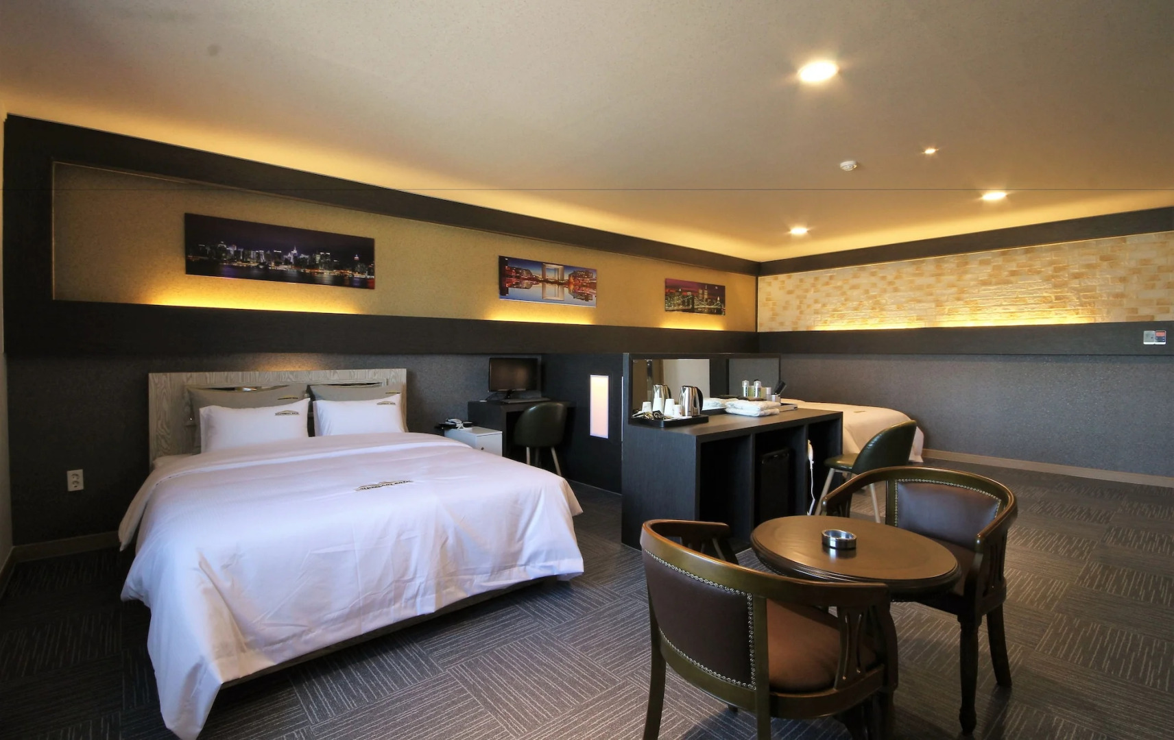 GoldenRoot Hotel in Gimhae