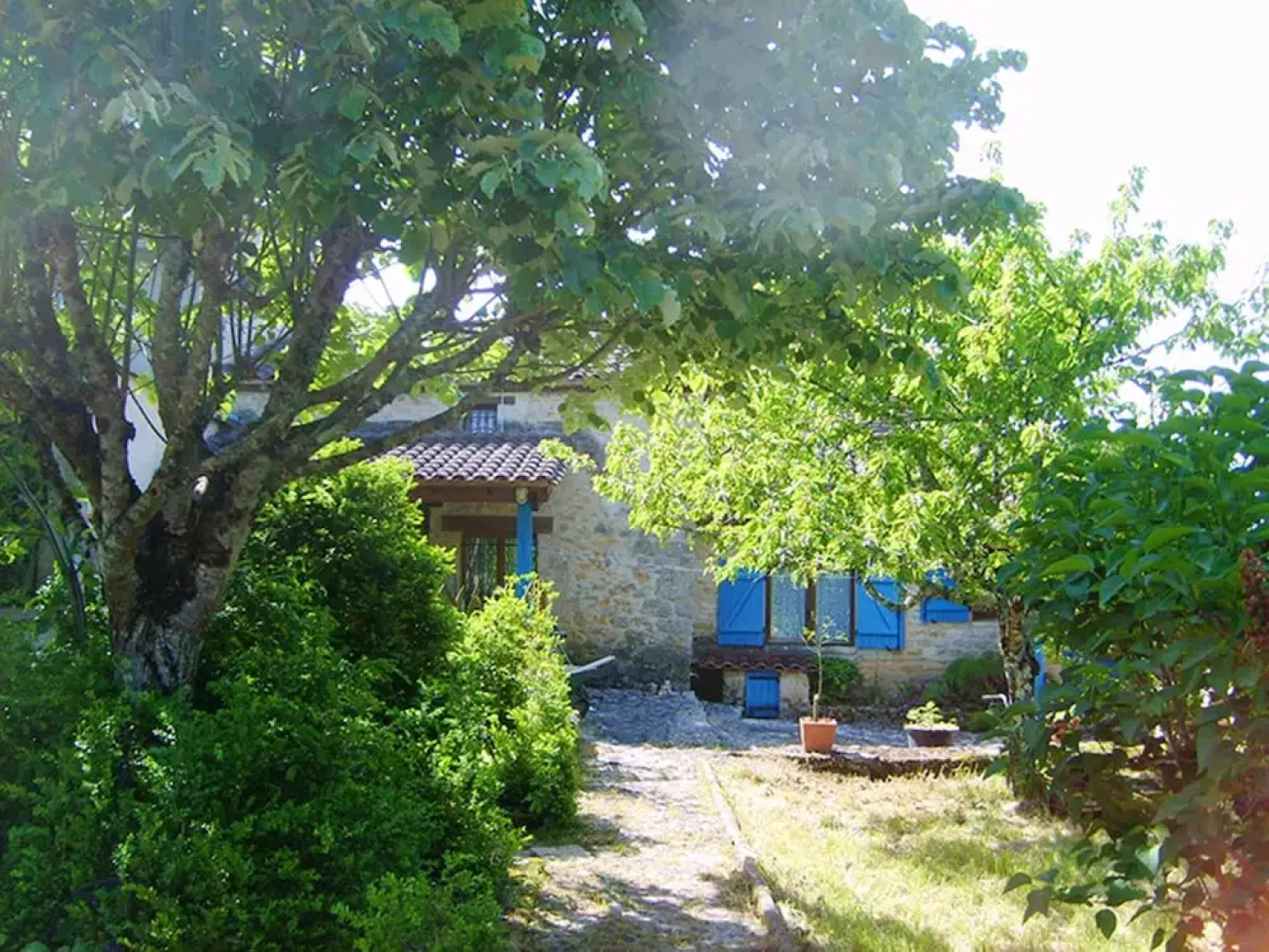 House With 2 Bedrooms in Brouchaud, With Enclosed Garden and Wifi