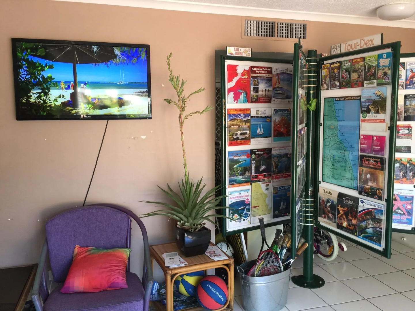 Golden Sands Beachfront Apartment Resort