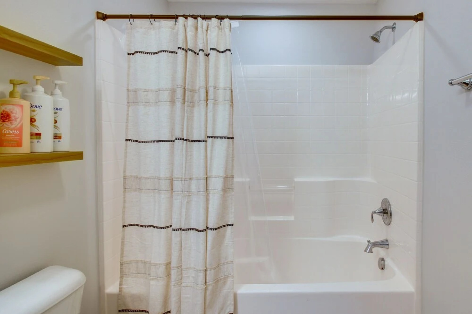 Lynchburg Rental w/ Deck: Near Downtown!