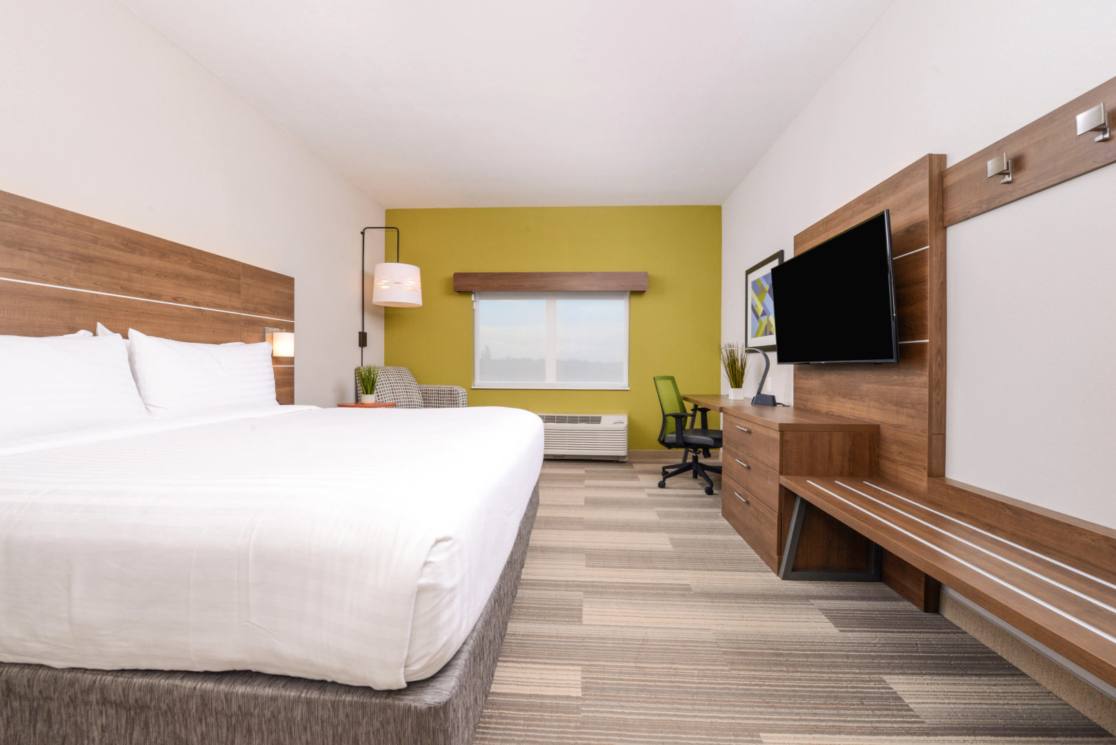 Holiday Inn Express & Suites St. Petersburg - Madeira Beach by IHG