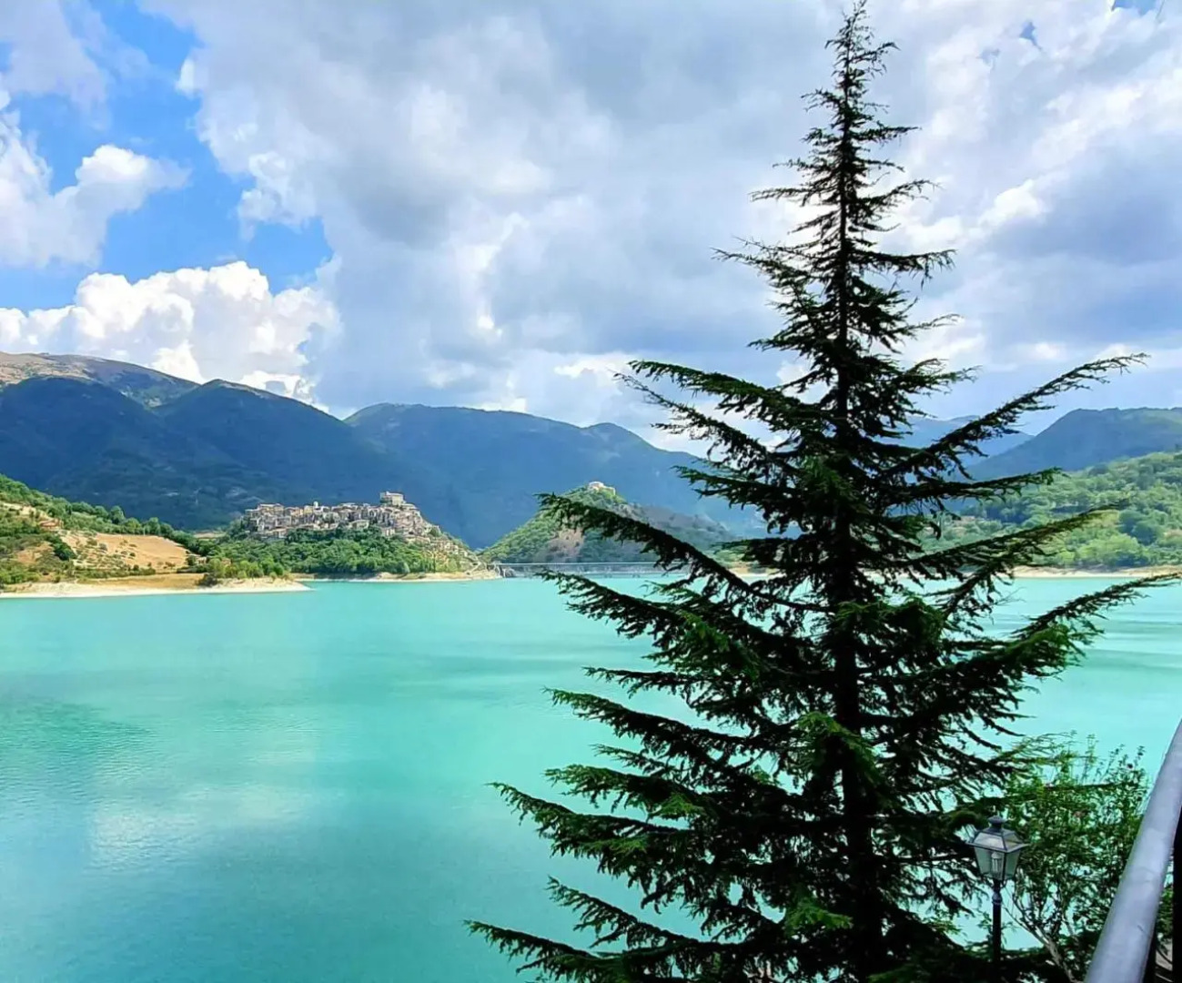 Letizia lake house panoramic view