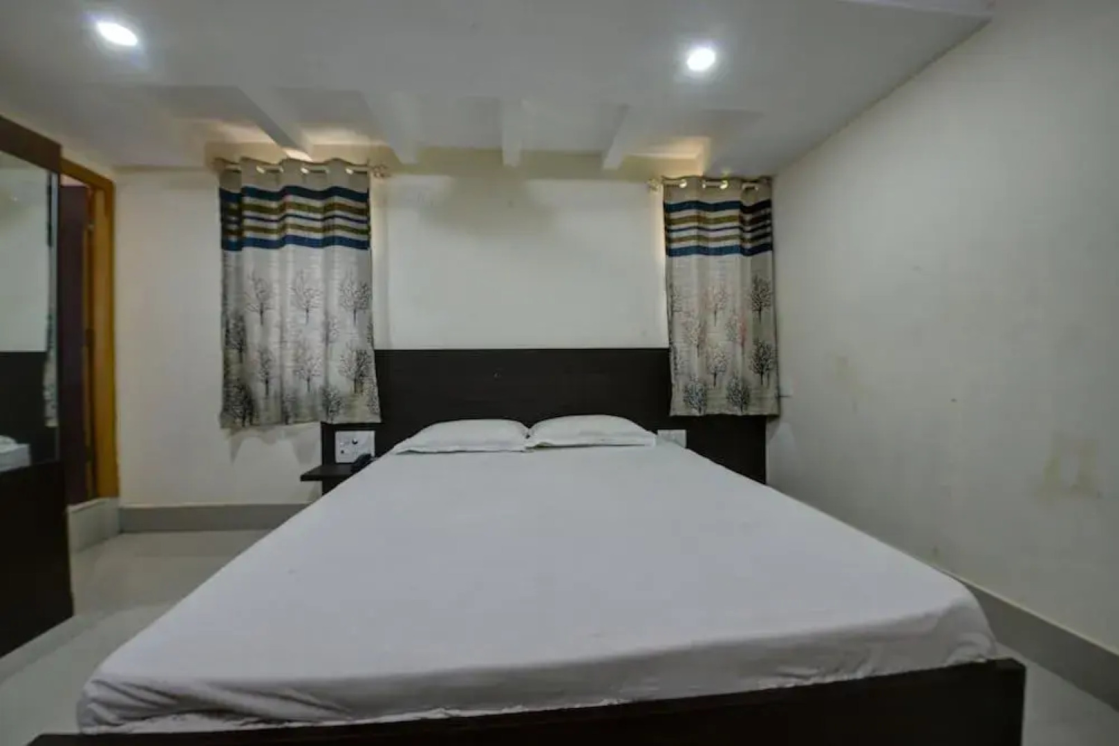 SPOT ON 37153 Karavali Paradise