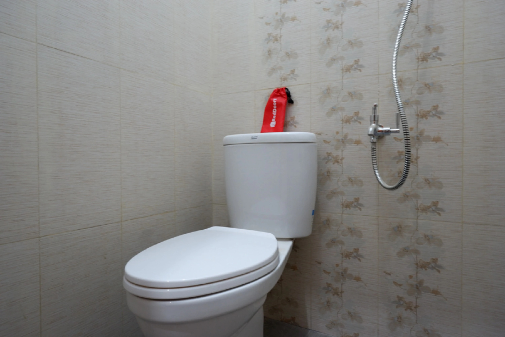 RedDoorz Syariah near Stasiun Tegal