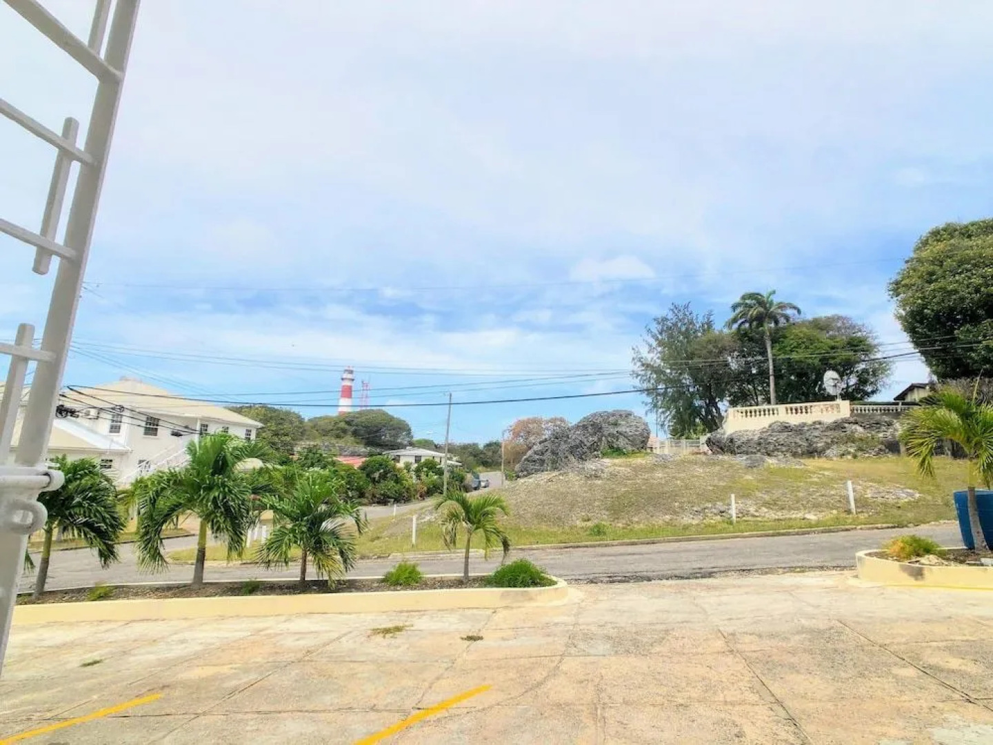 Lighthouse Look Apartments