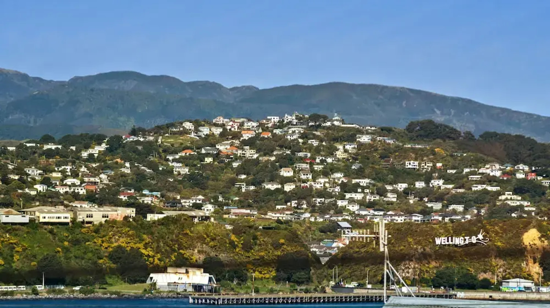 4 Bedrooms Spacious Holiday House