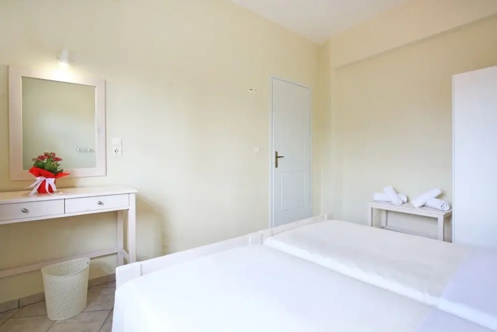 Konstantia Apartment- relax in beachfront