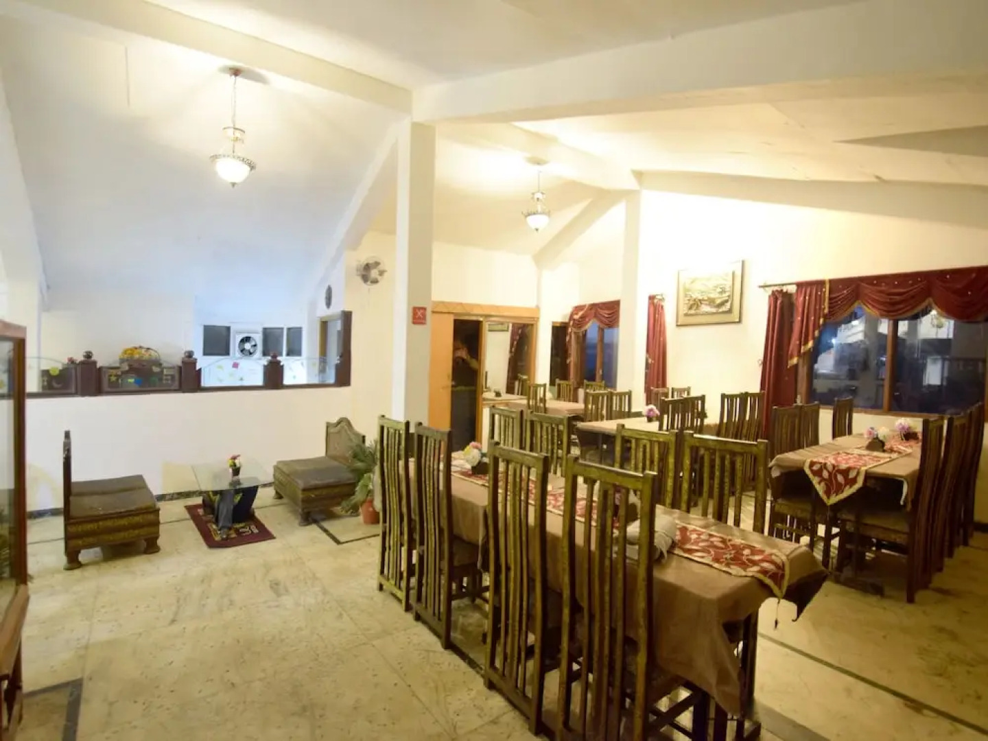 OYO 12527 Hotel Oak Valley