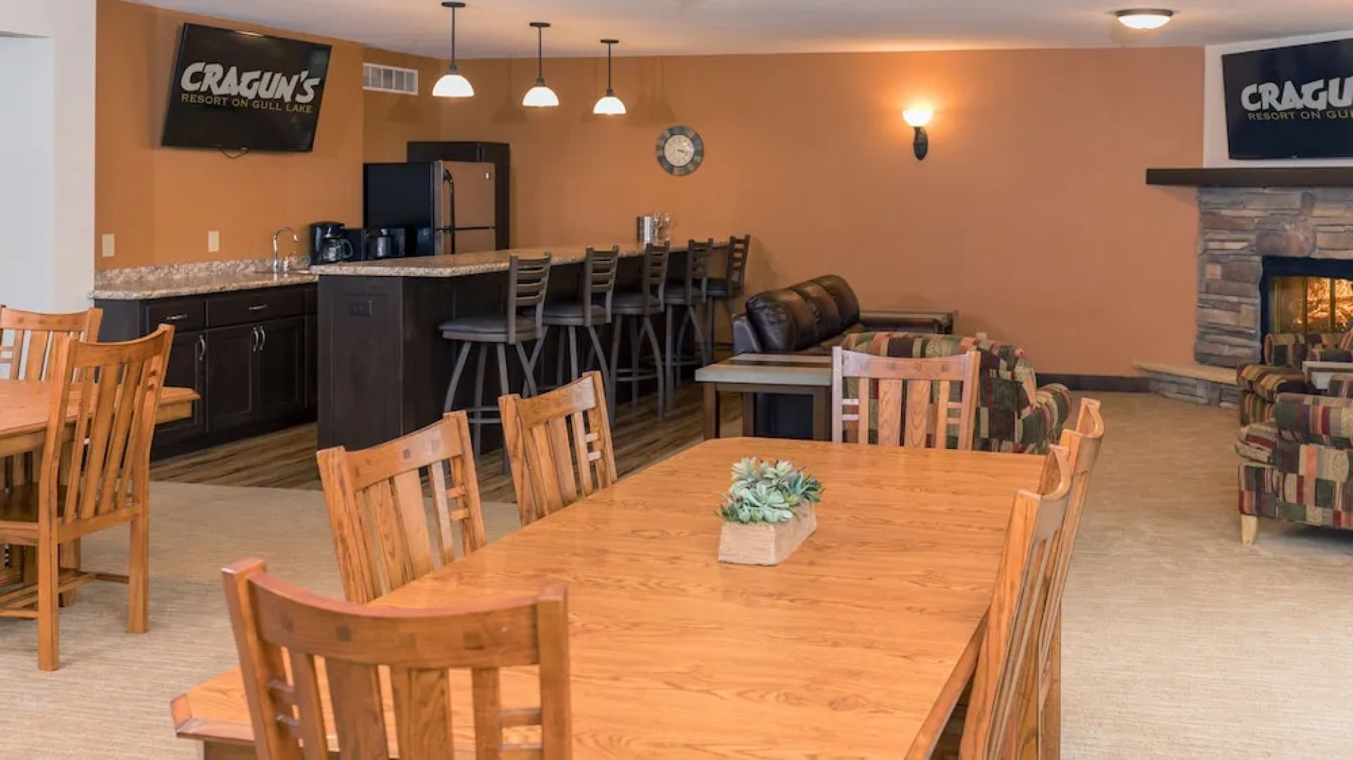 Cragun's Resort & Hotel