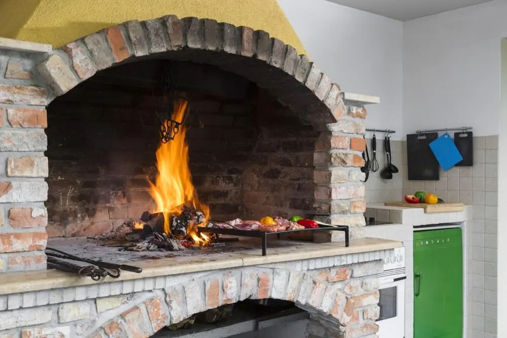 Villa With 4 Bedrooms in Prgomet, Trogir, With Wonderful sea View, Private Pool, Furnished Terrace Near the Beach