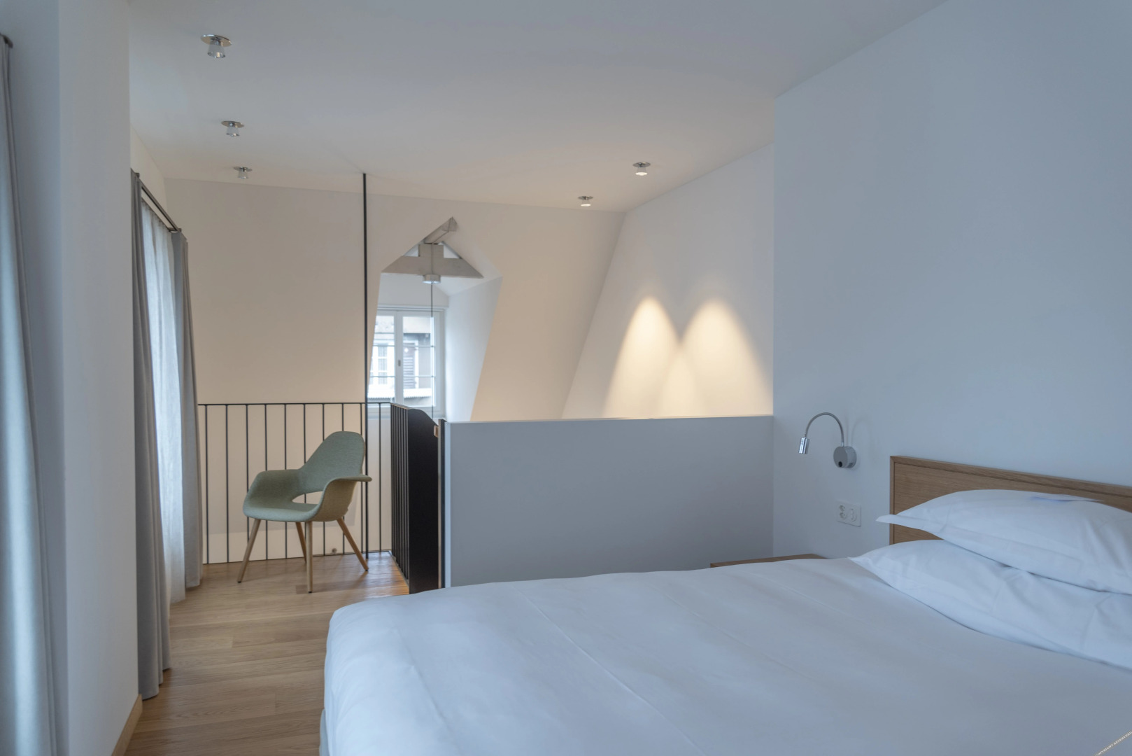 Отель Caspar Swiss Quality