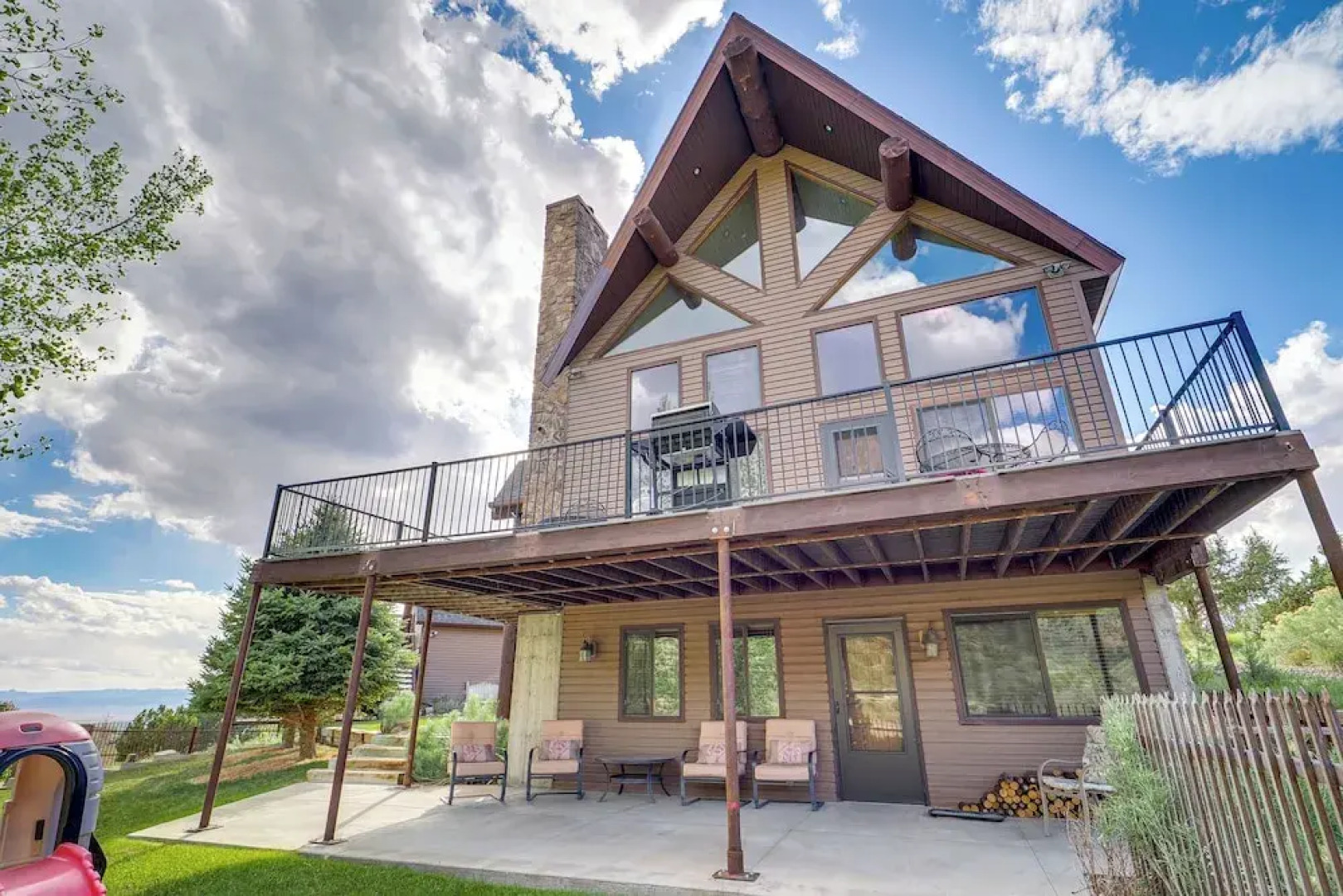 Rustic Sterling Cabin: Walk to Palisade Lake!