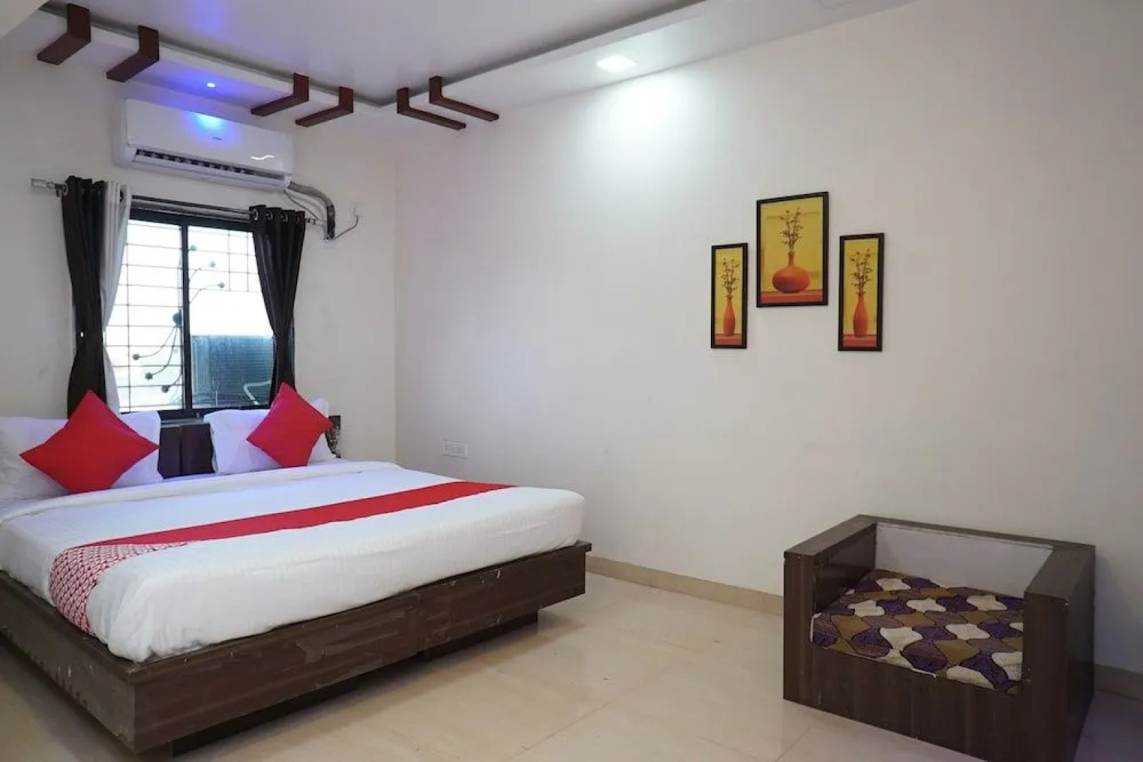 OYO 24432 Yash Residency