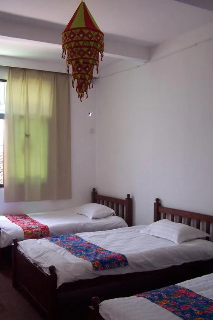 Wuyishan Shanchahua Youth Hostel