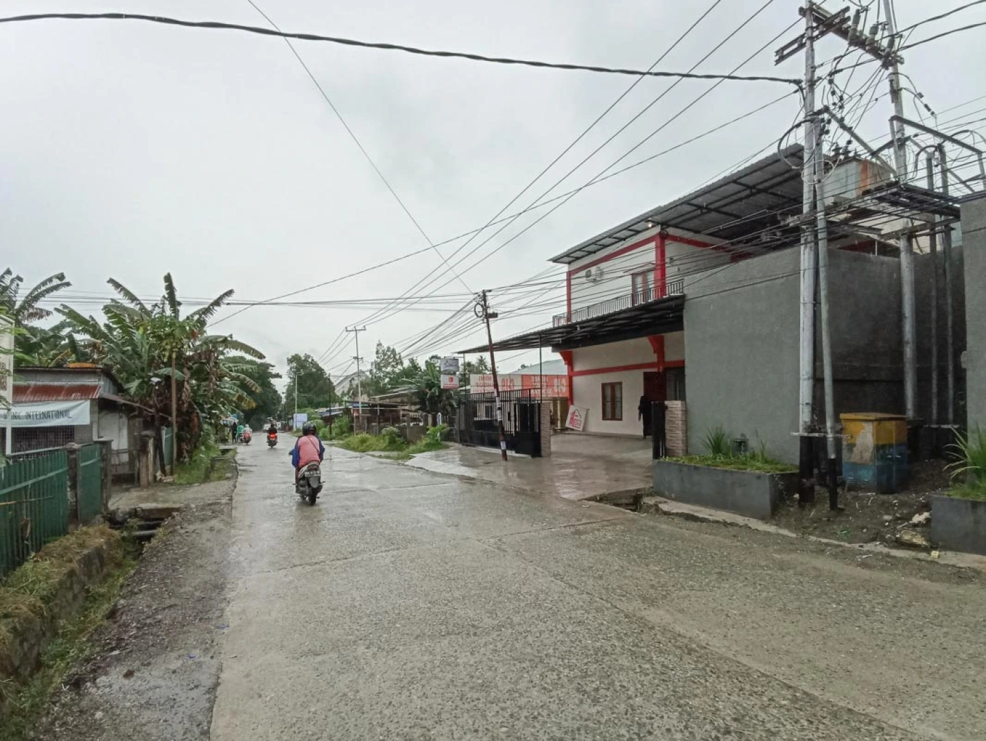 RedDoorz Syariah near Sentani City Square