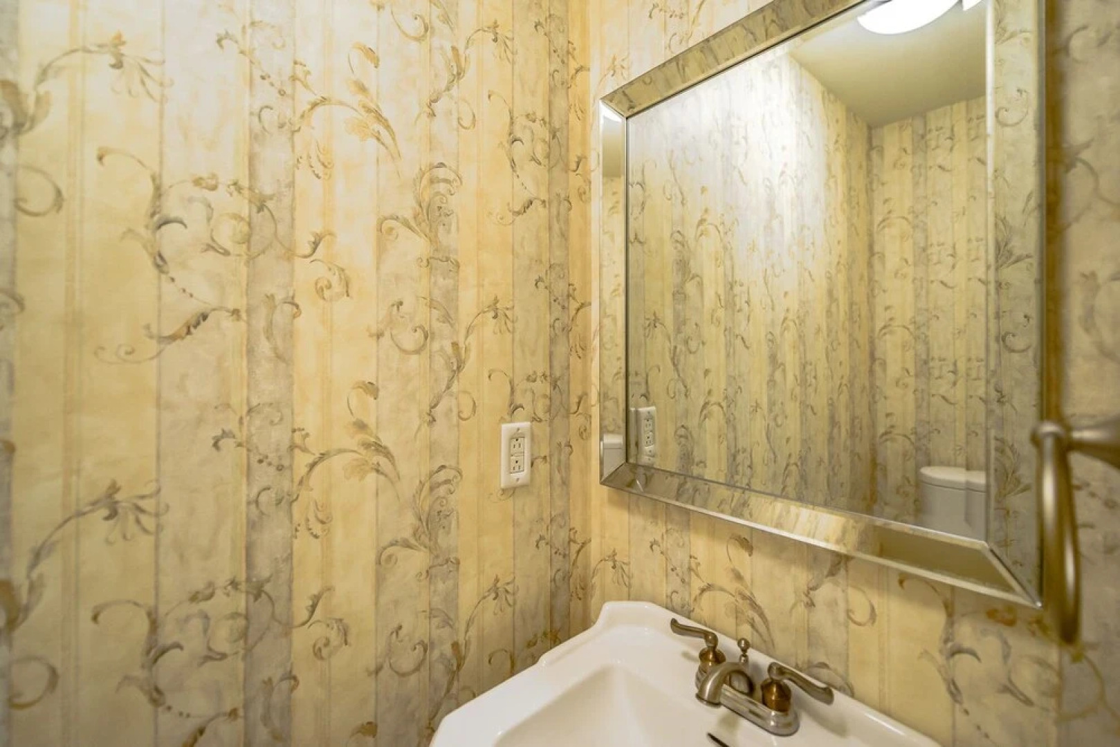 Niagara Falls Lakeview house