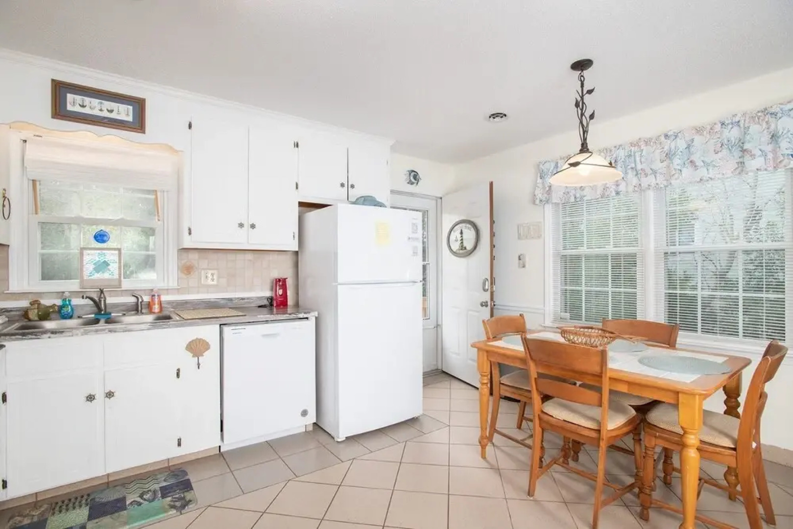 Close Enough 3 Bedroom Home by RedAwning