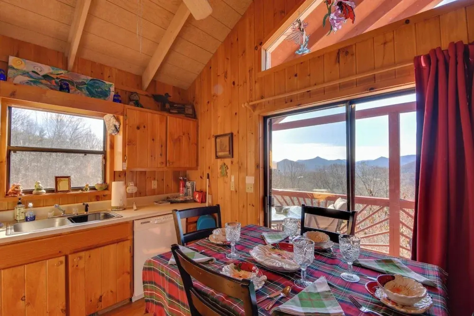 'frog Leap' Hiawassee Cabin w/ Blue Ridge Mtn View