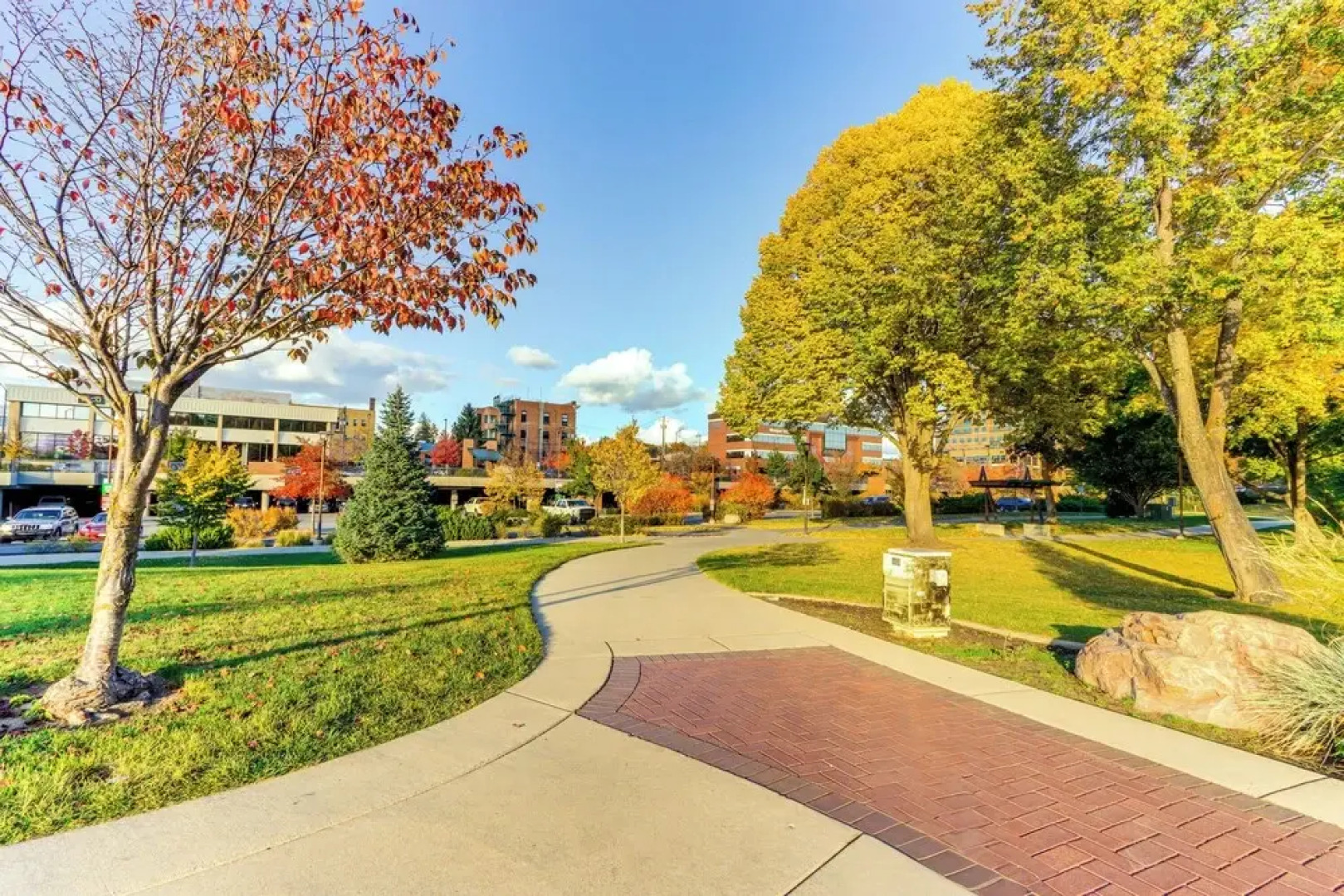 Walk Downtown: Modern 'coeur D'alene Getaway'