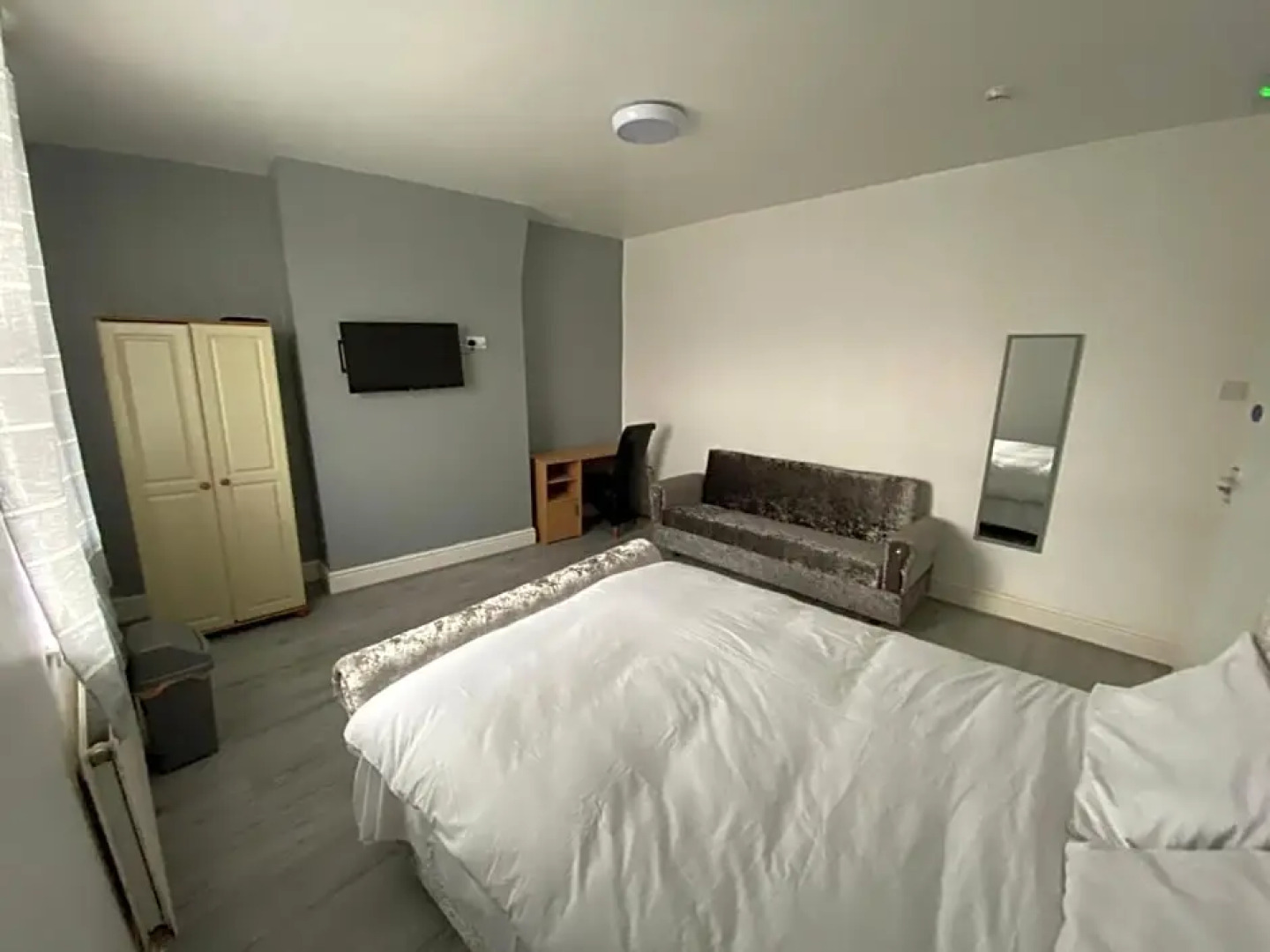 Glorious Catering & Restaurant Bnb