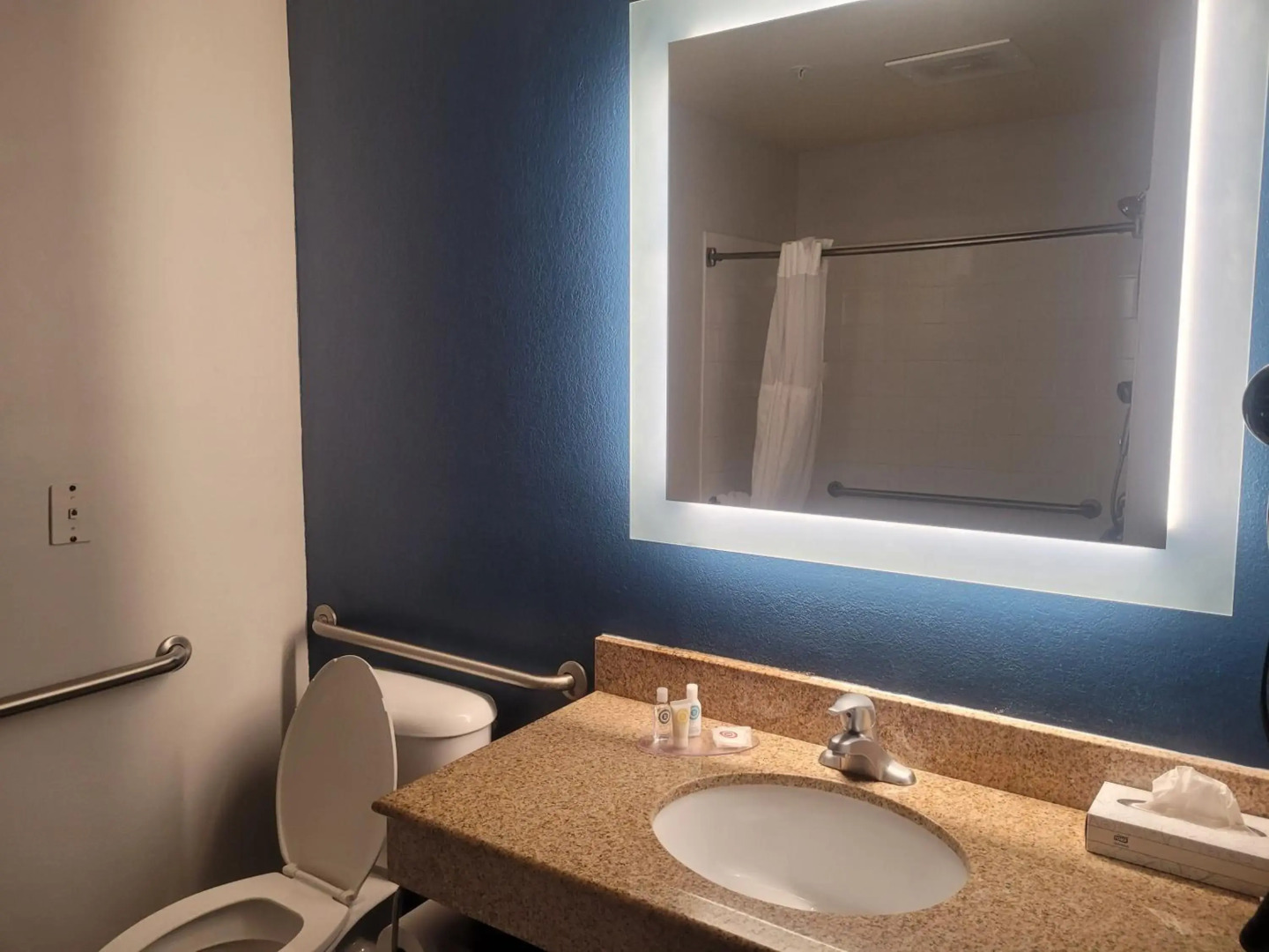 Comfort Inn & Suites Dothan Northside Plaza