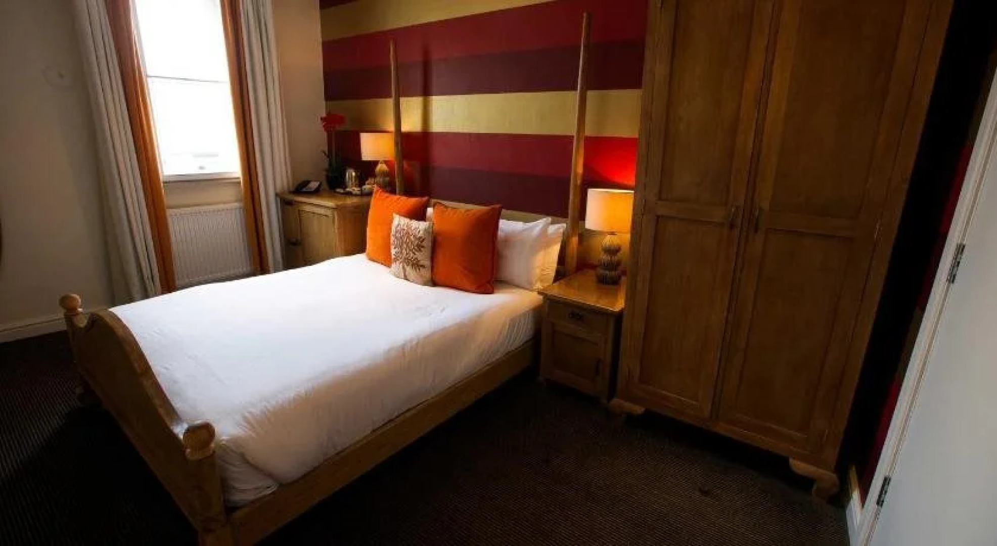 Cinnabar Cafï¿½ Hotel