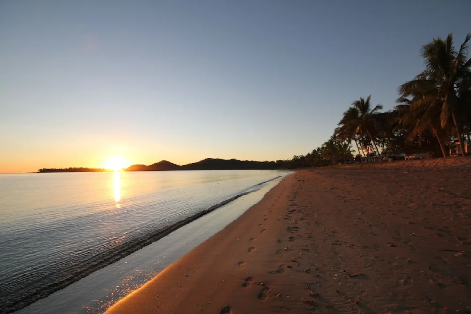 Seaforth Holiday Units