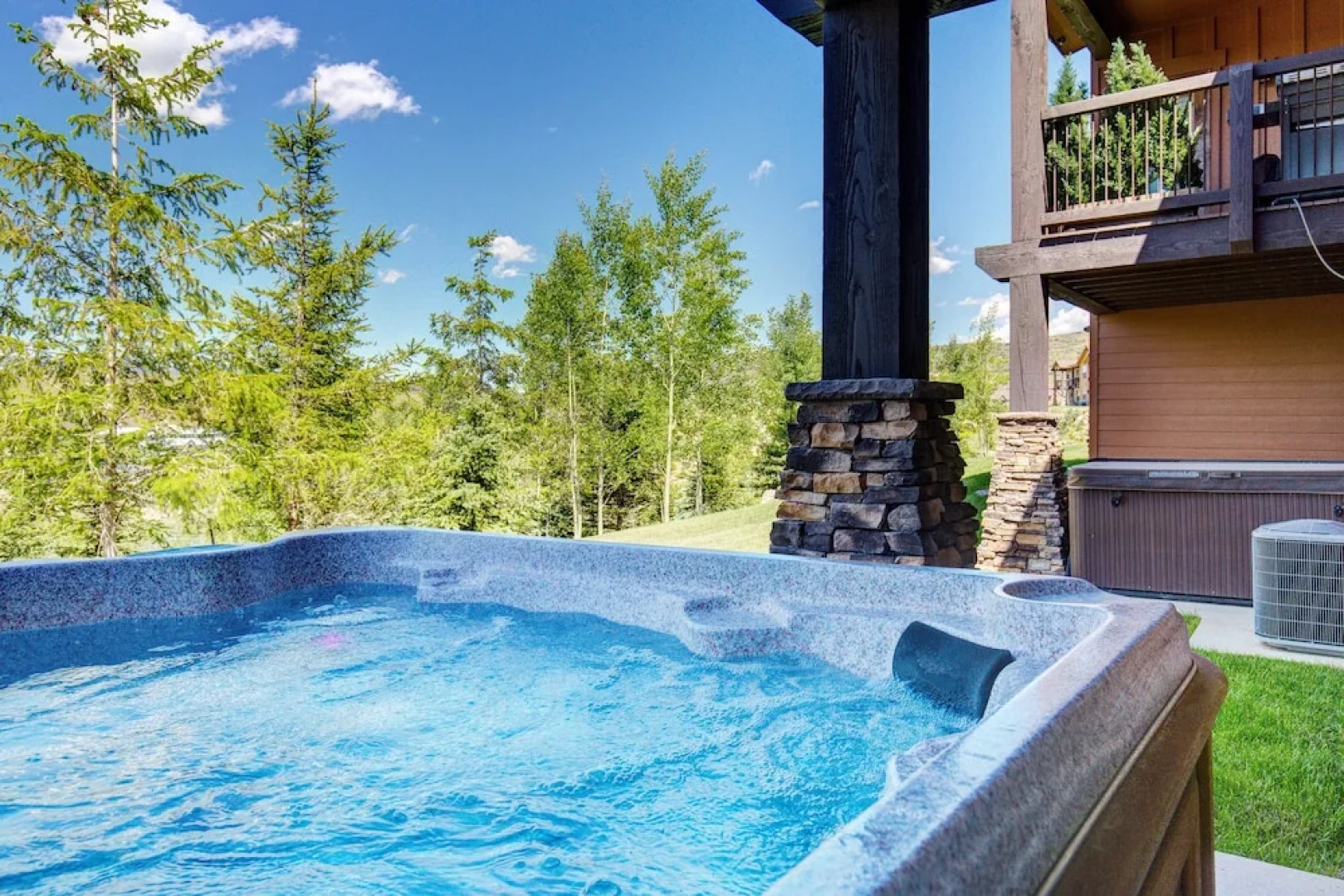 Council Fire 14021 Townhouse - 3 Br townhouse by RedAwning