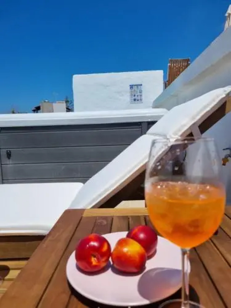 All Season Lovely Seafront Cottage