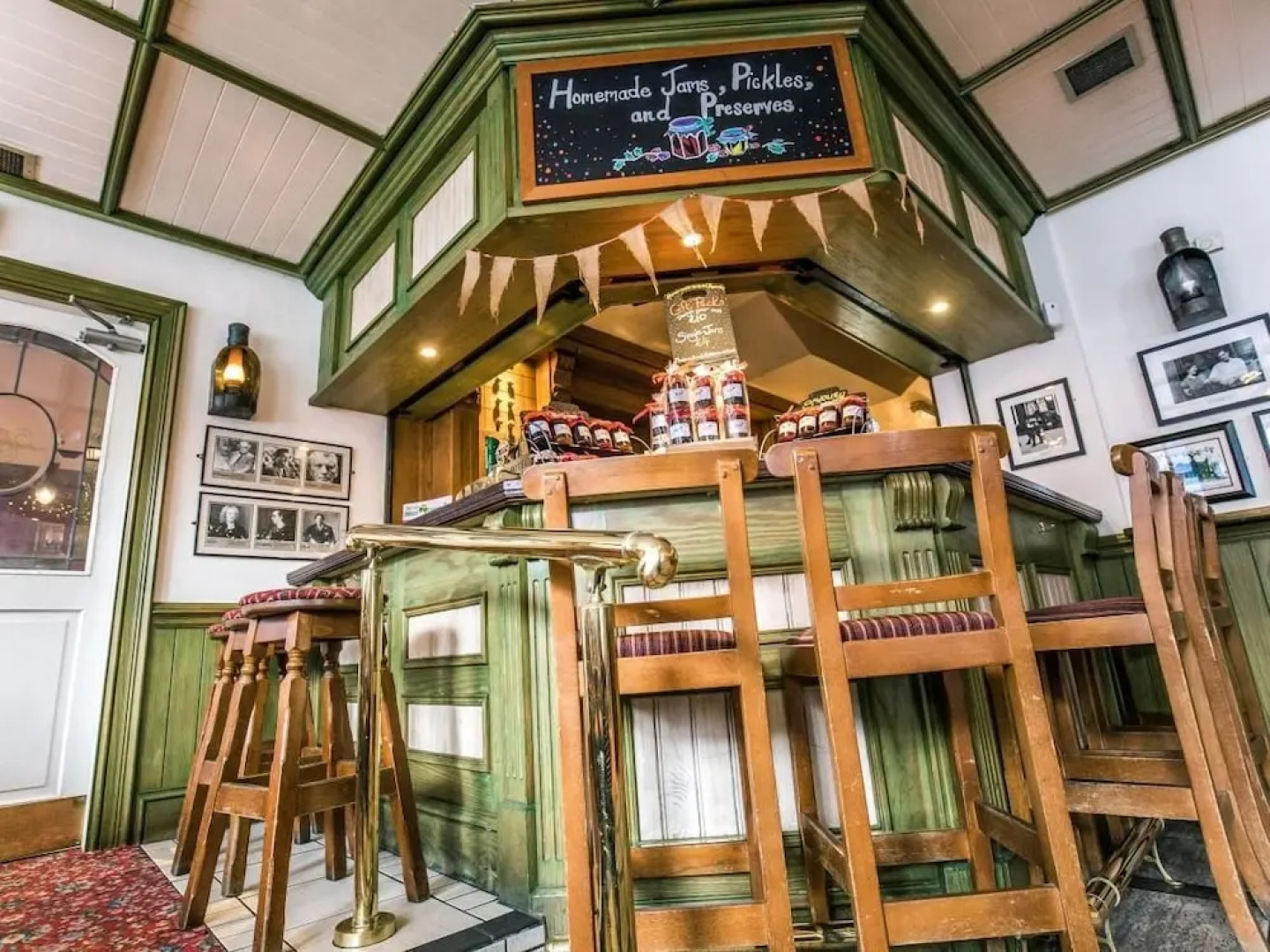 Mc Kevitts Village Hotel